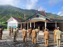 Apel Kerja Senin Pagi, Pemerintah Kalurahan Mertelu Perkuat Disiplin dan Pelayanan